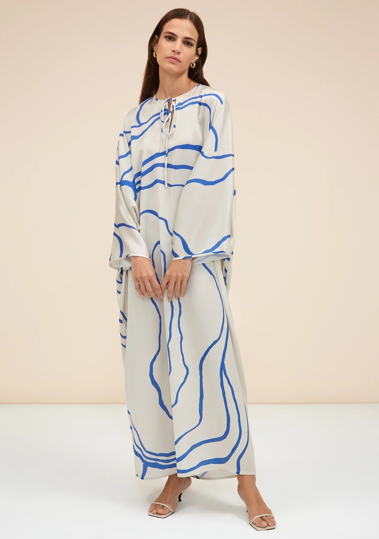 Wavy Wanderlust | Blue White Kaftan